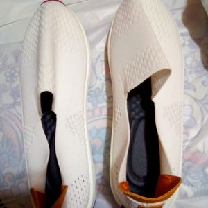 Women's slip on shoes